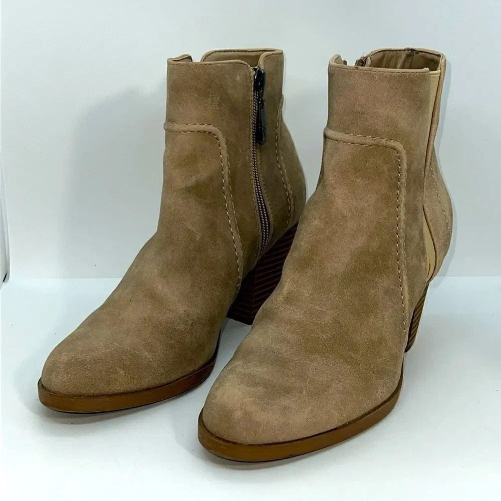 Super Cute Taupe High Heeled Boots By Simply Vera. Size 7.5